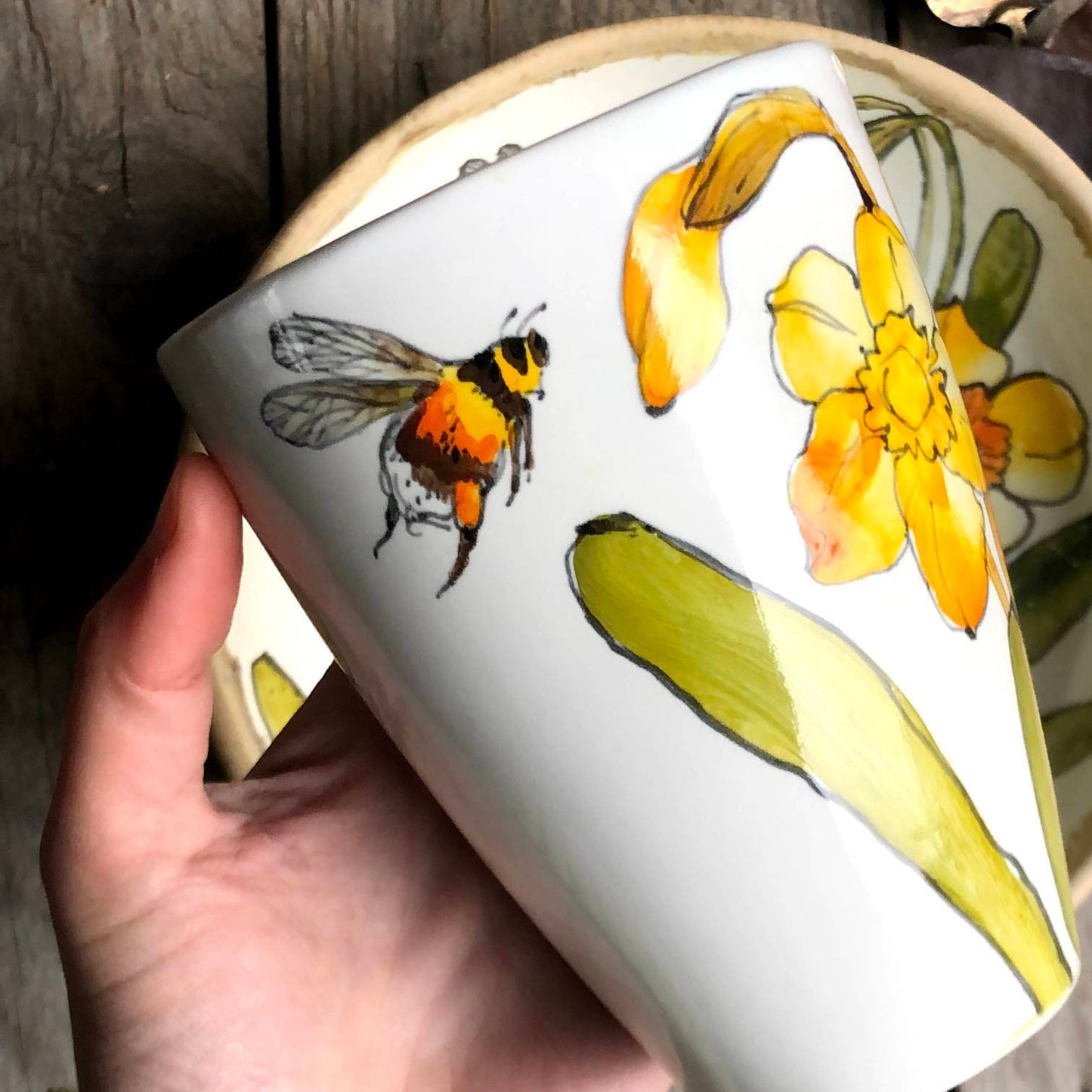 Набір тарілок та чашок для салату