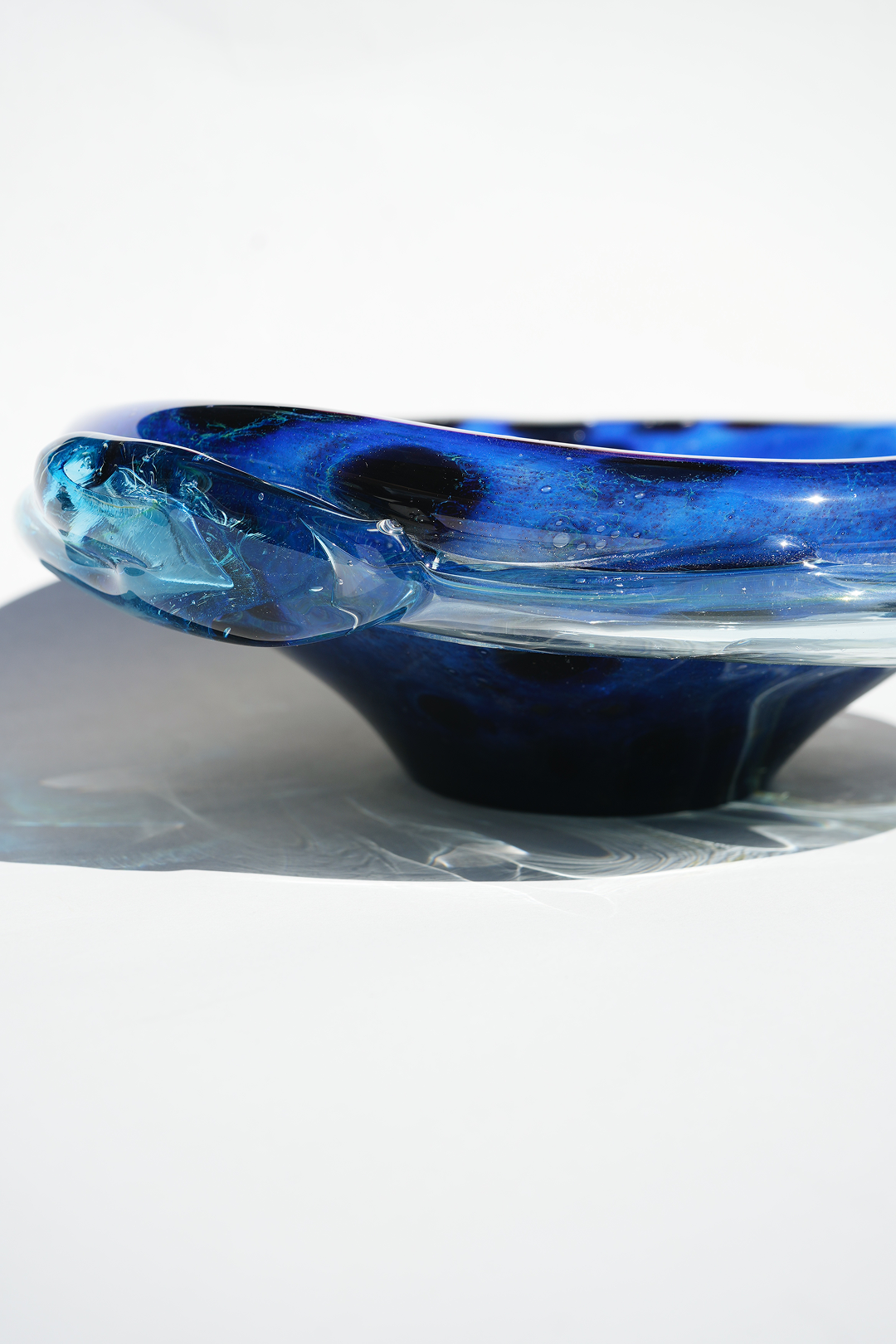 Coupe à fruits soufflée à la main « Le Lac »